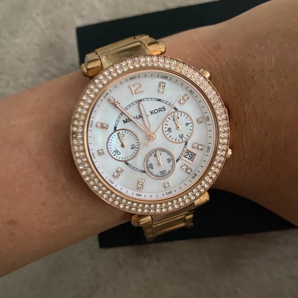Micheal Kors Watch✨ - Picture 3 of 8